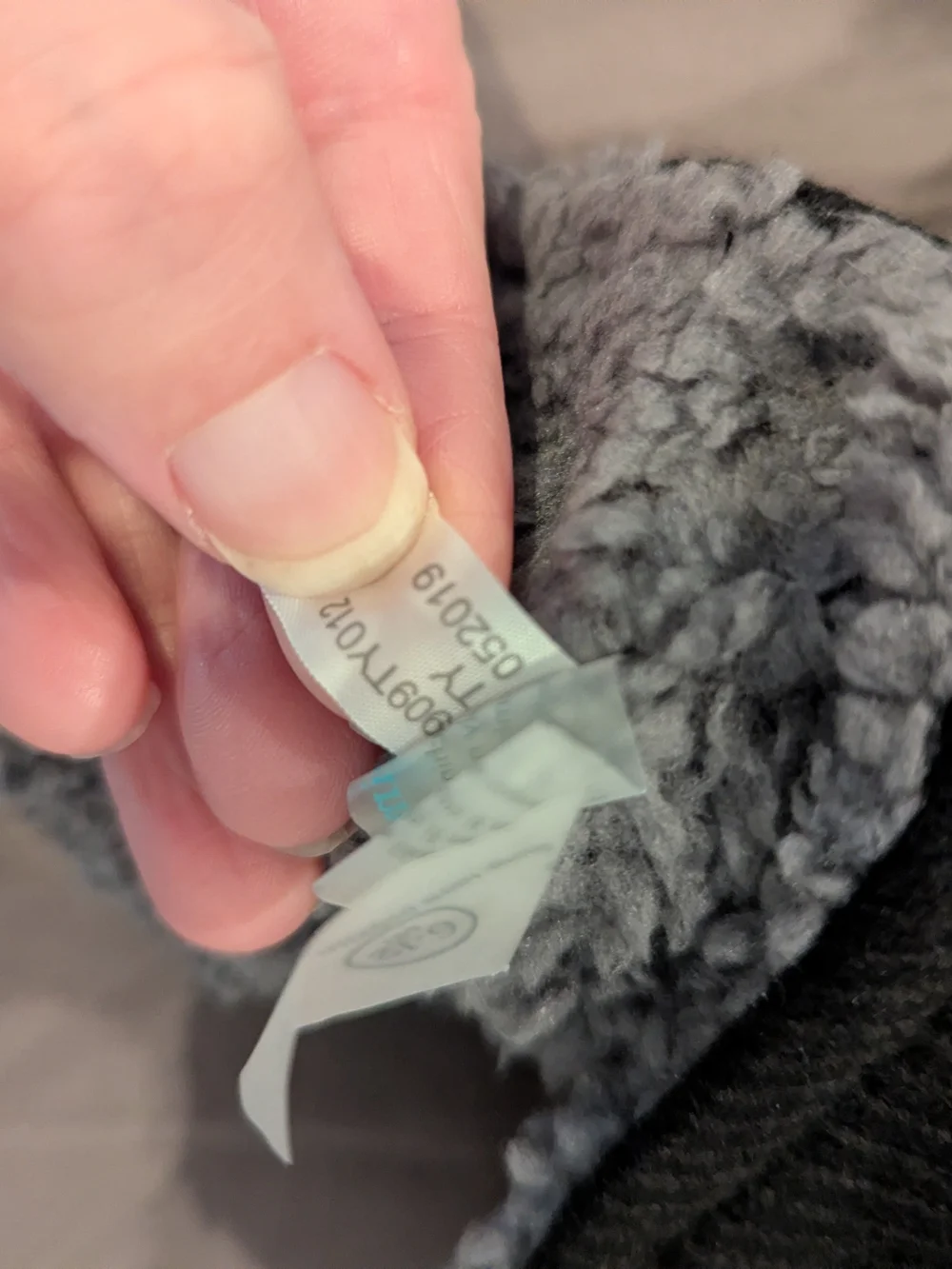 Primary Baby 6-12M Black Pom Beanie Hat Gray Sherpa Lined 2019 NWOT